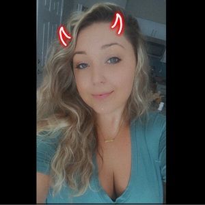 Meet your Posher, Alicia